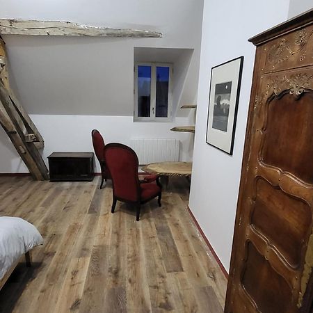 Les Oiseaux De Passage Bed & Breakfast Escolives-Sainte-Camille Luaran gambar