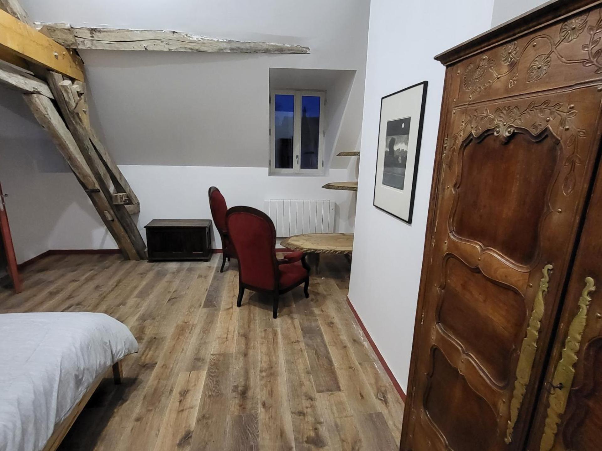 Les Oiseaux De Passage Bed & Breakfast Escolives-Sainte-Camille Luaran gambar