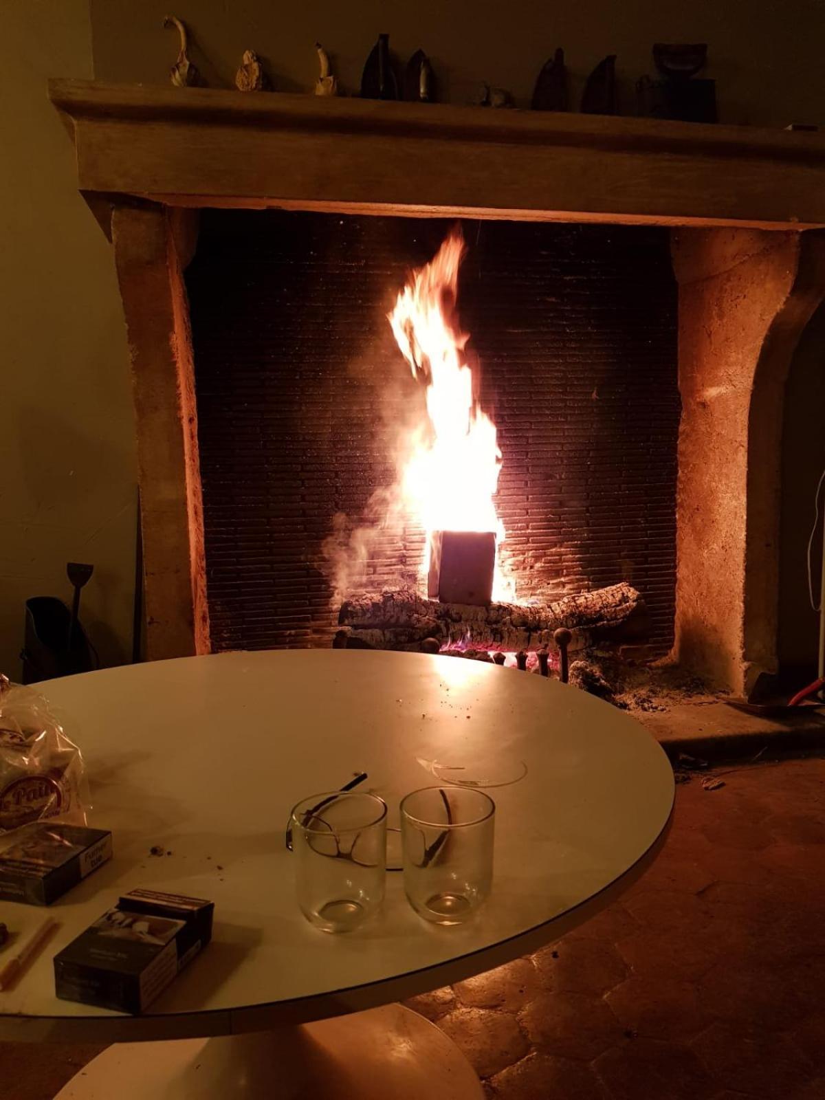 Les Oiseaux De Passage Bed & Breakfast Escolives-Sainte-Camille Luaran gambar