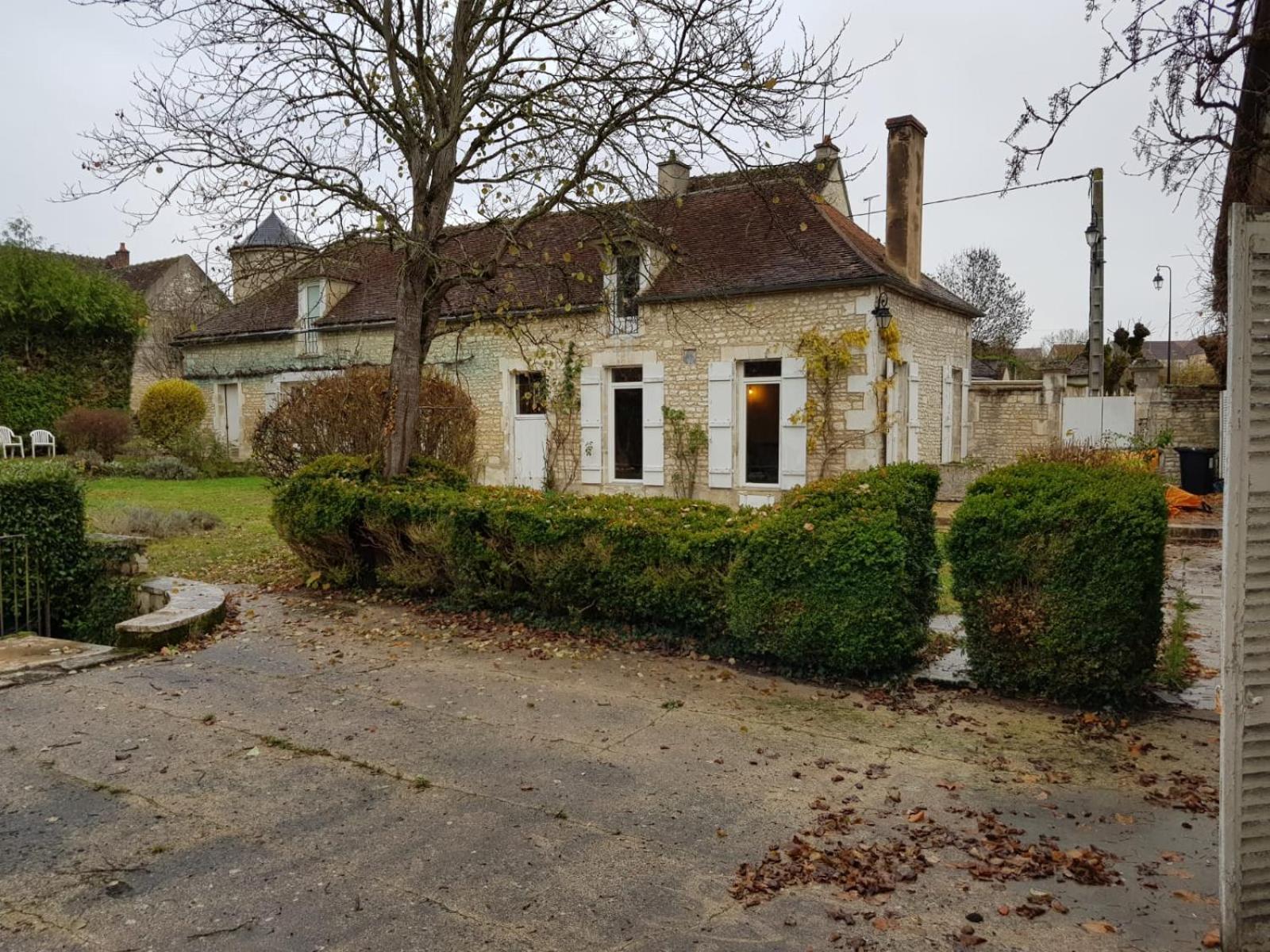 Les Oiseaux De Passage Bed & Breakfast Escolives-Sainte-Camille Luaran gambar